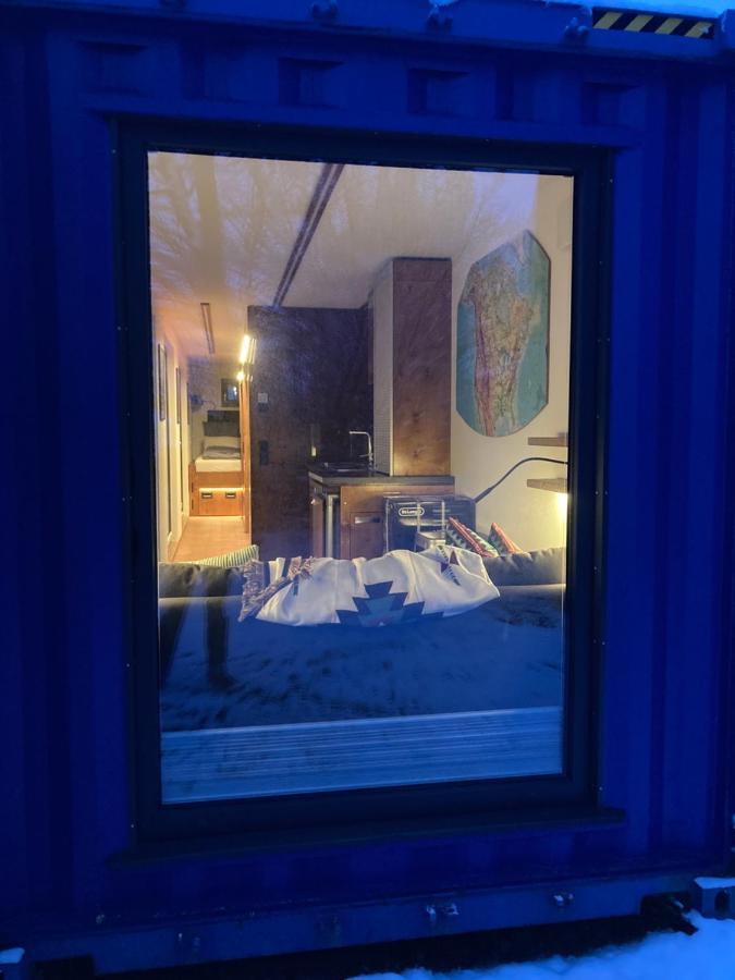 Tiny House Im Seecontainer Mit Parkplatz, Glasfaser, Netflix, Veranda Und Gehobener Ausstattung Кобург Екстериор снимка